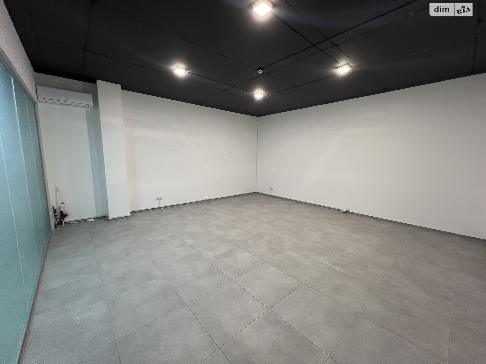 Офисное помещение на 35 кв.м. в Хмельницком фото 1 Офисное помещение на 35 кв.м. в Хмельницком фото 1