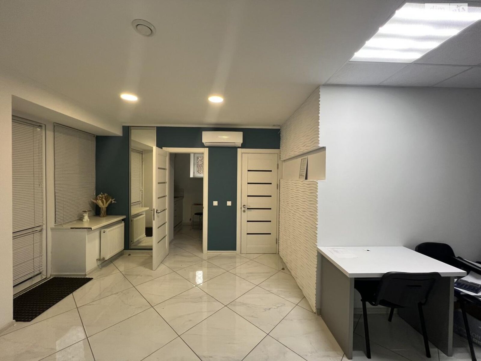 Офисное помещение на 55 кв.м. в Ирпене фото 1 Офисное помещение на 55 кв.м. в Ирпене фото 1