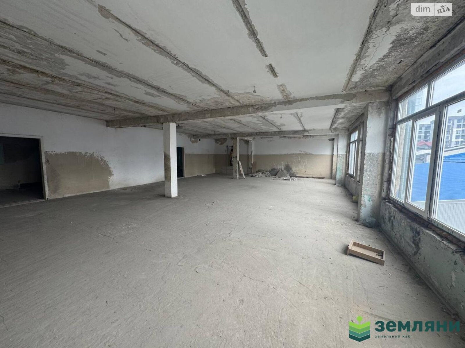 Офісне приміщення на 585.2 кв.м. в Івано-Франківську фото 1