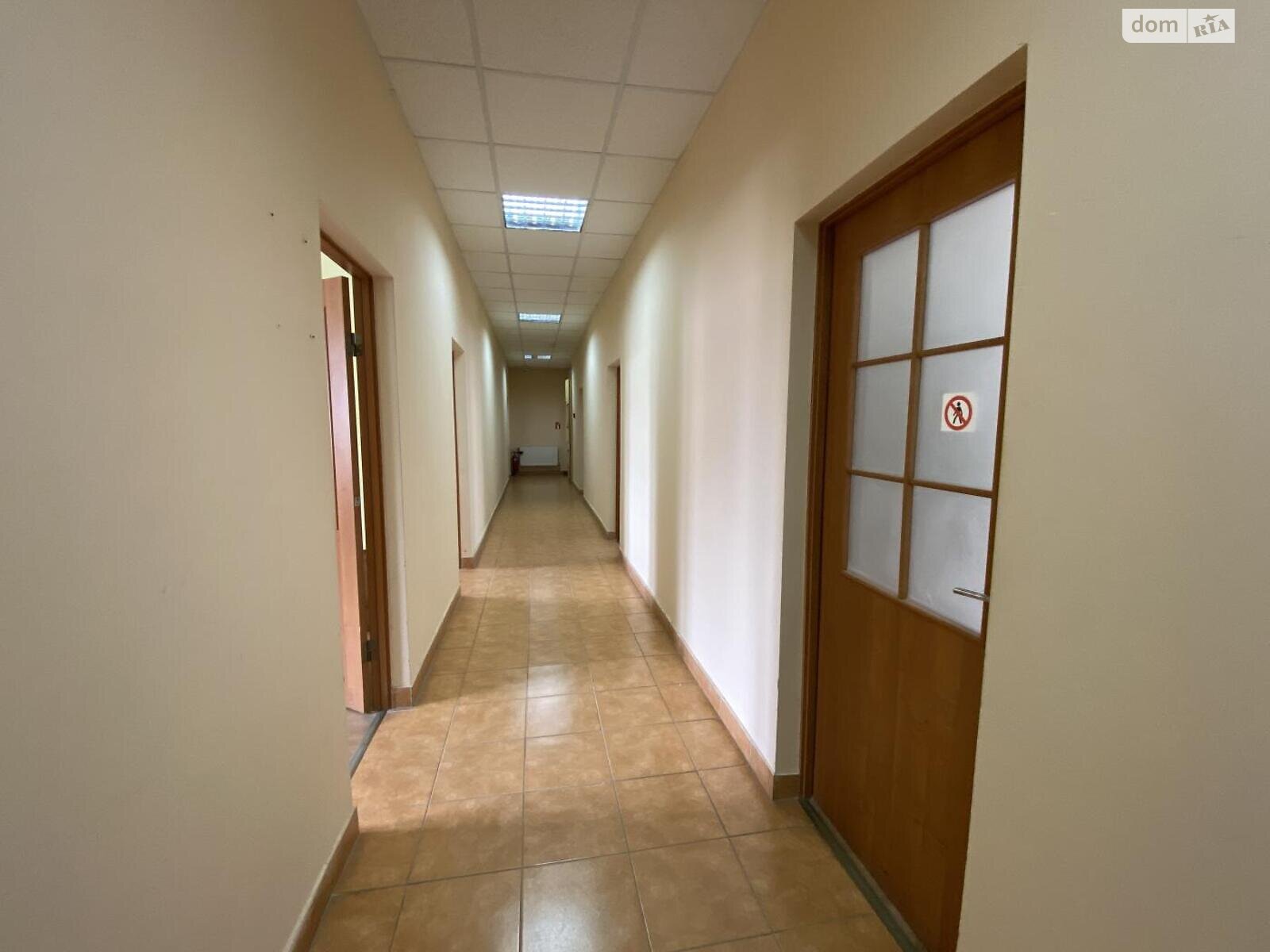 Офисное помещение на 1265 кв.м. в Ивано-Франковске фото 1 Офисное помещение на 1265 кв.м. в Ивано-Франковске фото 1
