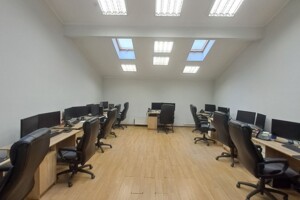 Офісне приміщення на 227.4 кв.м. в Івано-Франківську фото 2