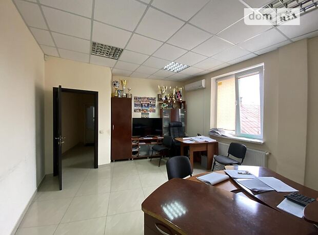 Офисное помещение на 21 кв.м. в бизнес-центре в Ивано-Франковске фото 1