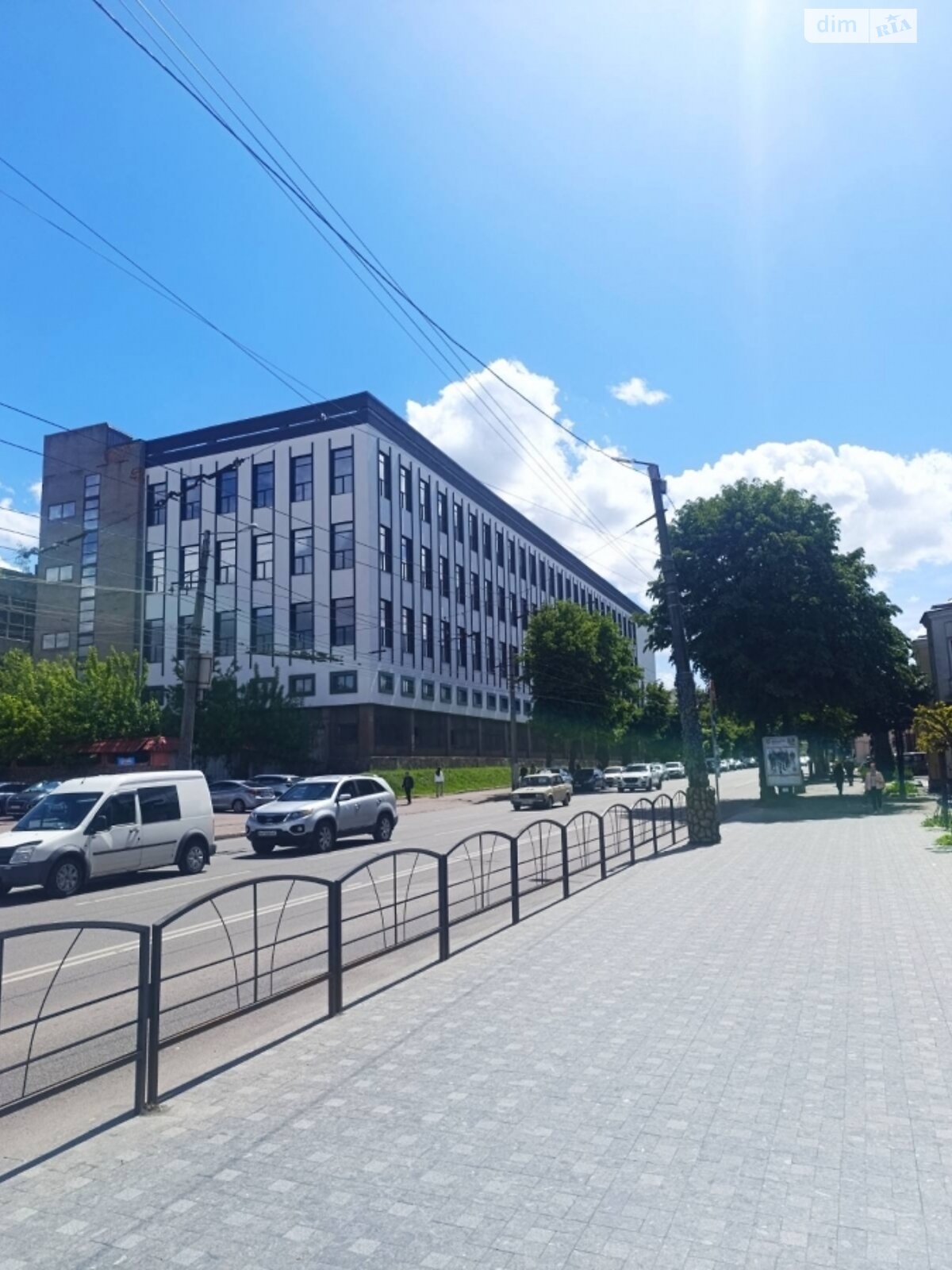 Офисное помещение на 1800 кв.м. в Житомире фото 1 Офисное помещение на 1800 кв.м. в Житомире фото 1