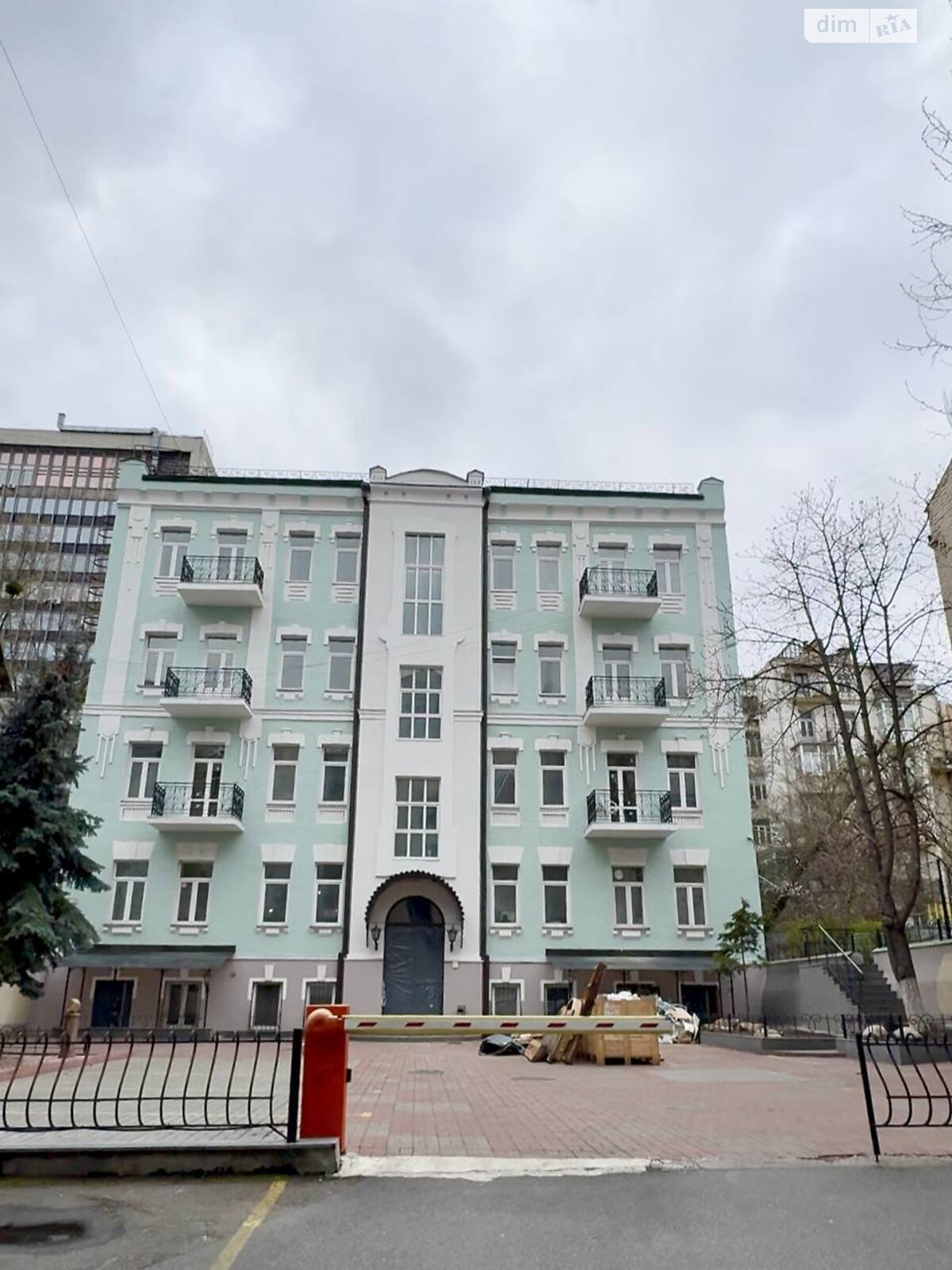 Офисное помещение на 1400 кв.м. в Киеве фото 1 Офисное помещение на 1400 кв.м. в Киеве фото 1