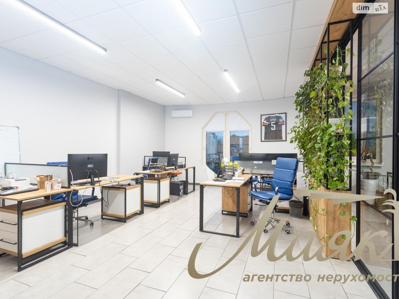 Офісне приміщення на 200 кв.м. в Києві фото 1 Офісне приміщення на 200 кв.м. в Києві фото 1