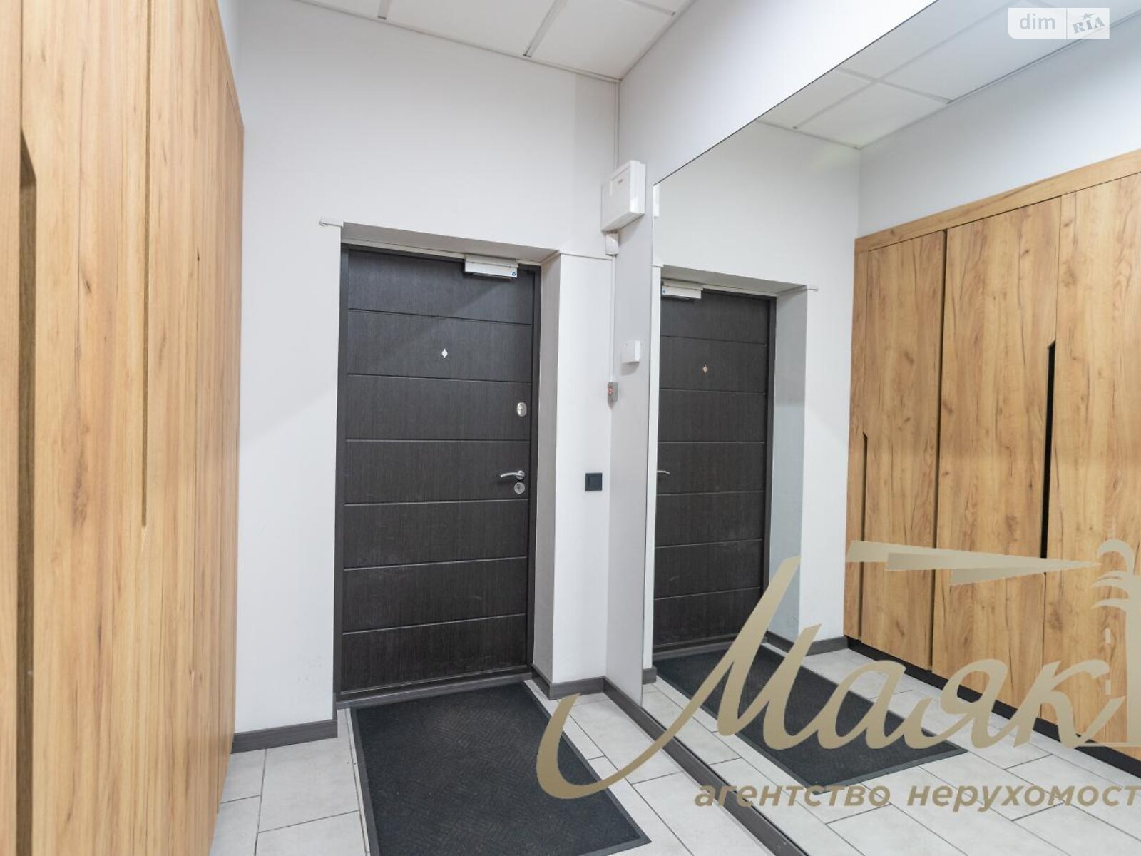 Офісне приміщення на 200 кв.м. в Києві фото 1 Офісне приміщення на 200 кв.м. в Києві фото 1