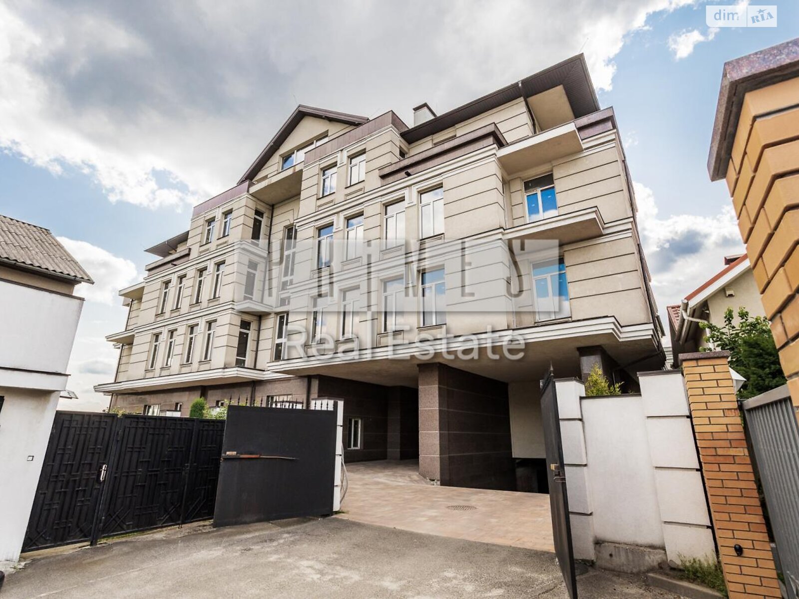 Офисное помещение на 4321.9 кв.м. в Киеве фото 1