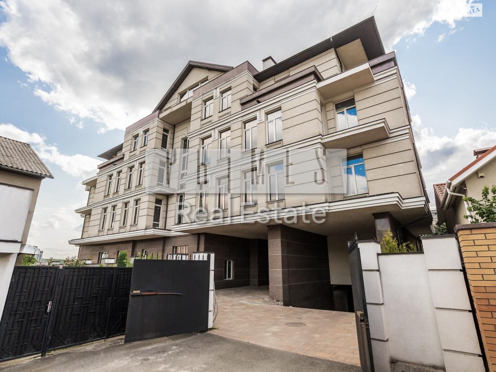 Офисное помещение на 4321.9 кв.м. в Киеве фото 1