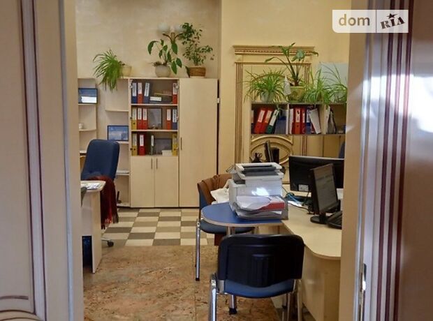 Офісне приміщення на 128 кв.м. в нежитловому приміщені в житловому будинку в Києві фото 1 Офісне приміщення на 128 кв.м. в нежитловому приміщені в житловому будинку в Києві фото 1
