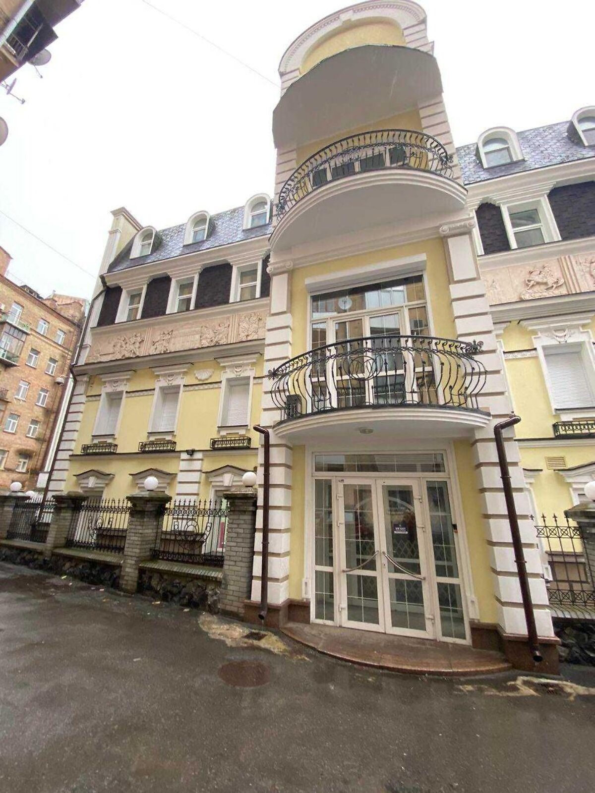 Офисное помещение на 1700 кв.м. в Киеве фото 1 Офисное помещение на 1700 кв.м. в Киеве фото 1