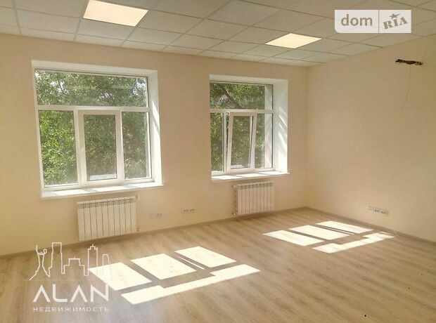 Офисное помещение на 100 кв.м. в бизнес-центре в Киеве фото 1 Офисное помещение на 100 кв.м. в бизнес-центре в Киеве фото 1