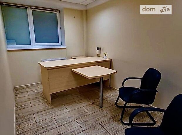 Офісне приміщення на 115 кв.м. в нежитловому приміщені в житловому будинку в Києві фото 1