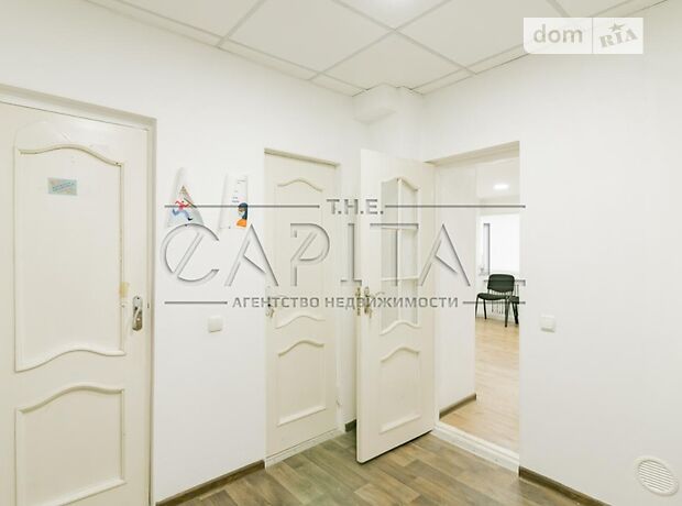 Офисное помещение на 200 кв.м. в бизнес-центре в Киеве фото 1
