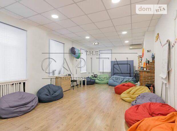 Офисное помещение на 200 кв.м. в бизнес-центре в Киеве фото 1
