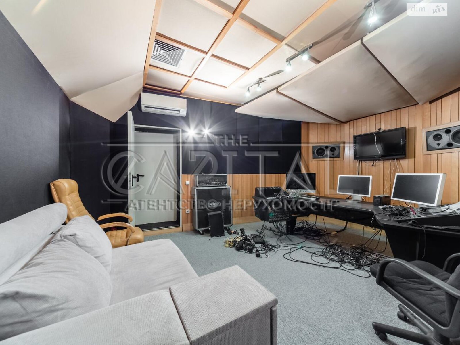 Офисное помещение на 270 кв.м. в Киеве фото 1 Офисное помещение на 270 кв.м. в Киеве фото 1