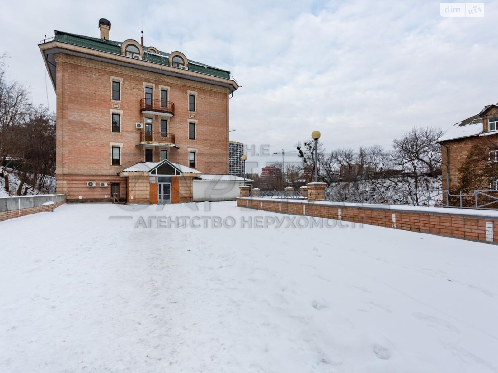 Офисное помещение на 800 кв.м. в Киеве фото 1 Офисное помещение на 800 кв.м. в Киеве фото 1