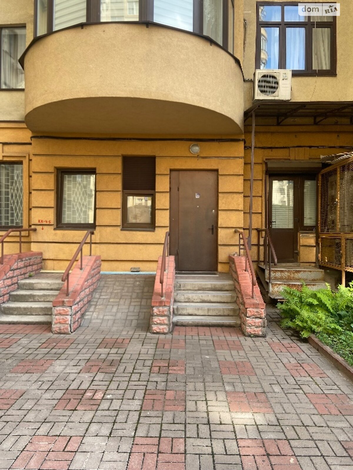Офісне приміщення на 350 кв.м. в Києві фото 1 Офісне приміщення на 350 кв.м. в Києві фото 1