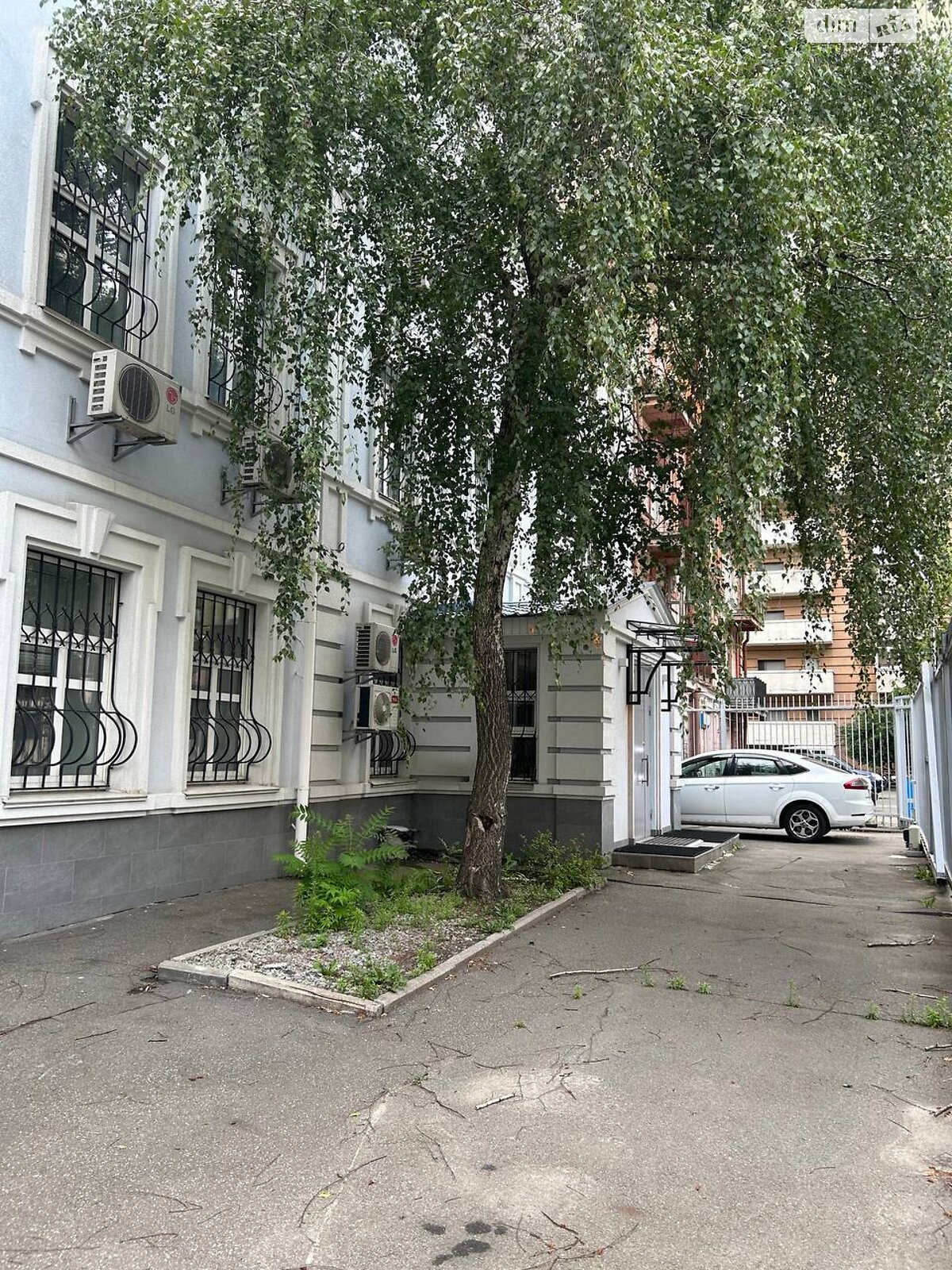 Офисное помещение на 696.8 кв.м. в Киеве фото 1