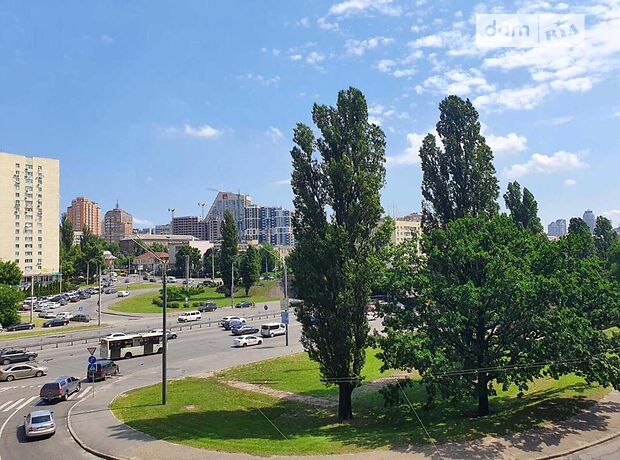 Офисное помещение на 1240 кв.м. в нежилом помещении в жилом доме в Киеве фото 1 Офисное помещение на 1240 кв.м. в нежилом помещении в жилом доме в Киеве фото 1