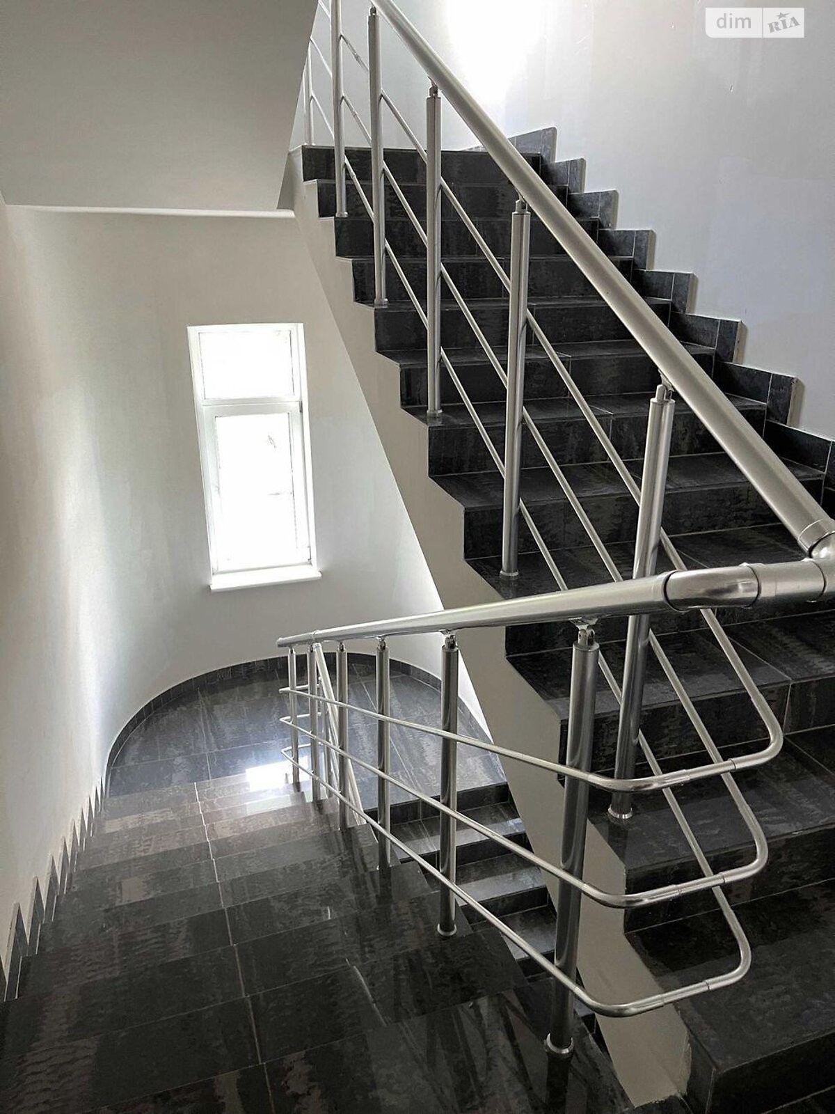 Офисное помещение на 5600 кв.м. в Киеве фото 1 Офисное помещение на 5600 кв.м. в Киеве фото 1