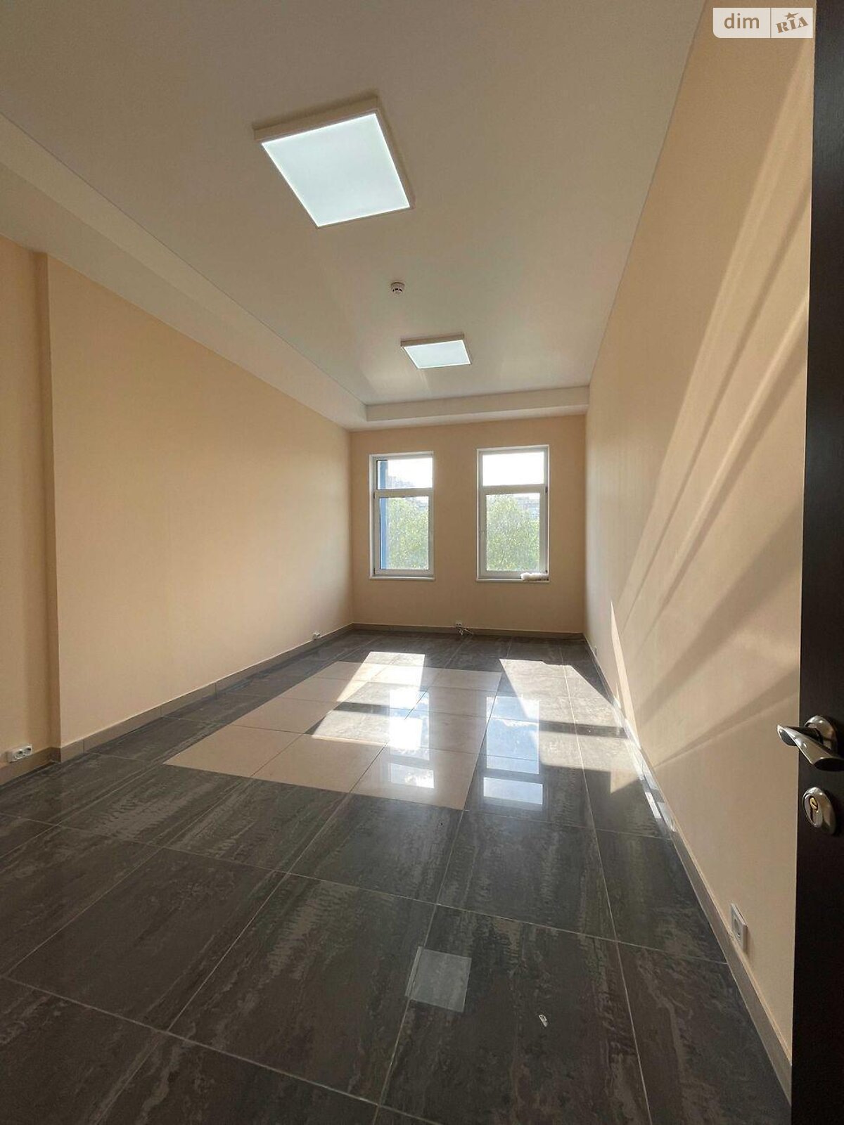 Офисное помещение на 5600 кв.м. в Киеве фото 1 Офисное помещение на 5600 кв.м. в Киеве фото 1