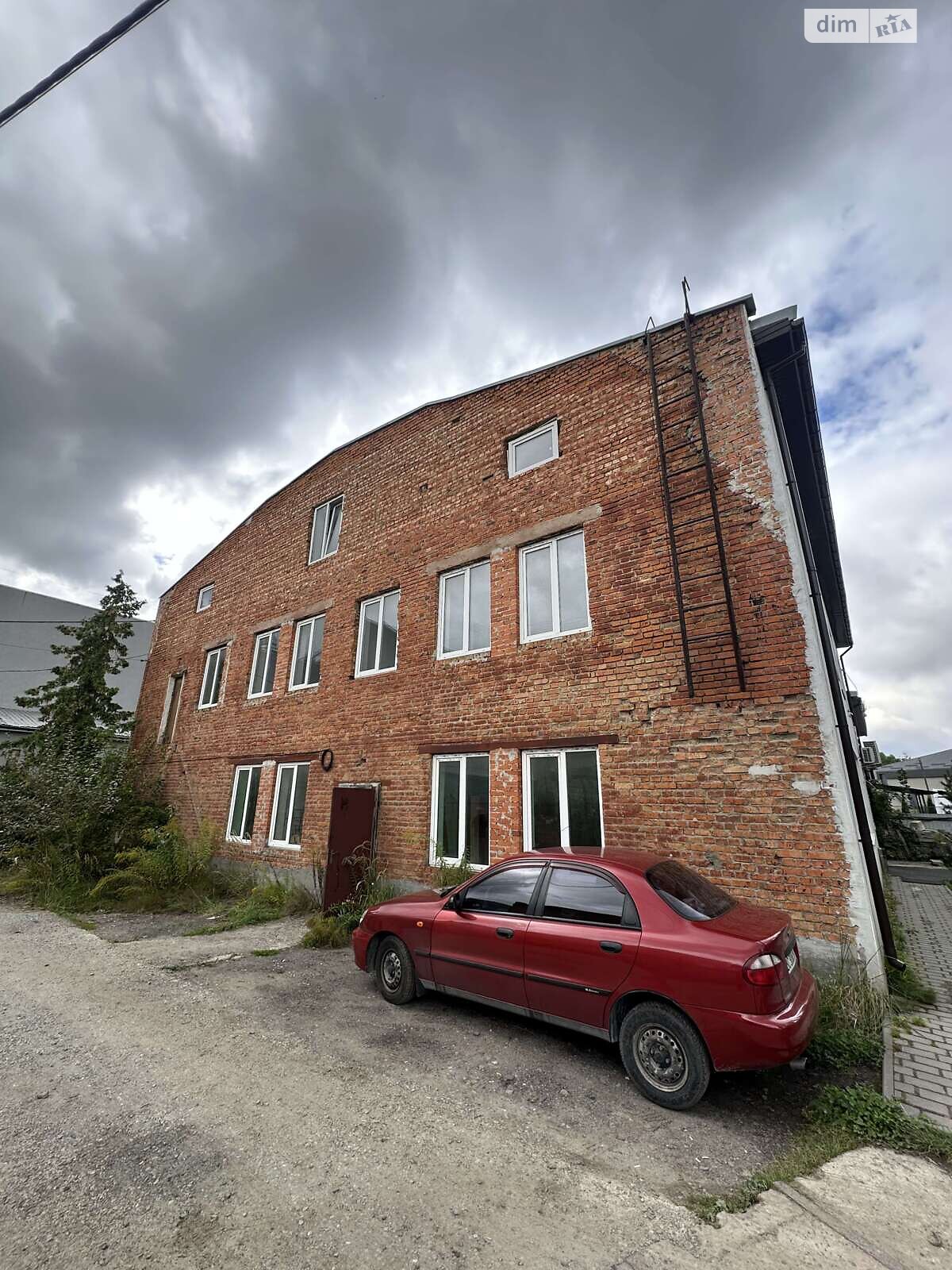 Офісне приміщення на 260 кв.м. в Львові фото 1 Офісне приміщення на 260 кв.м. в Львові фото 1