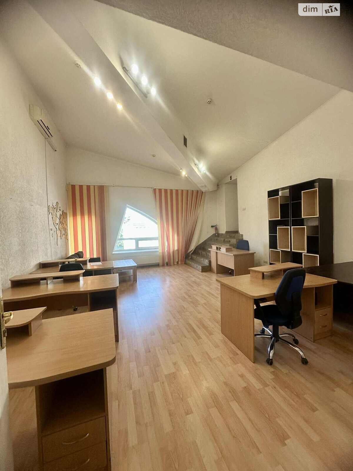 Офисное помещение на 989.5 кв.м. в Львове фото 1 Офисное помещение на 989.5 кв.м. в Львове фото 1