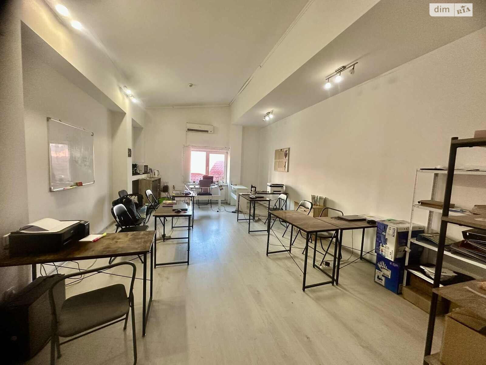 Офисное помещение на 989.5 кв.м. в Львове фото 1 Офисное помещение на 989.5 кв.м. в Львове фото 1