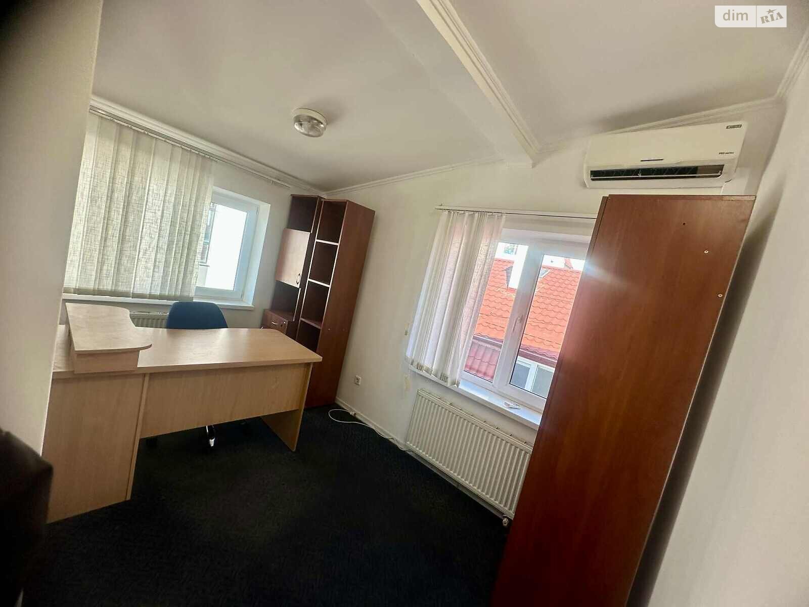 Офисное помещение на 989.5 кв.м. в Львове фото 1 Офисное помещение на 989.5 кв.м. в Львове фото 1