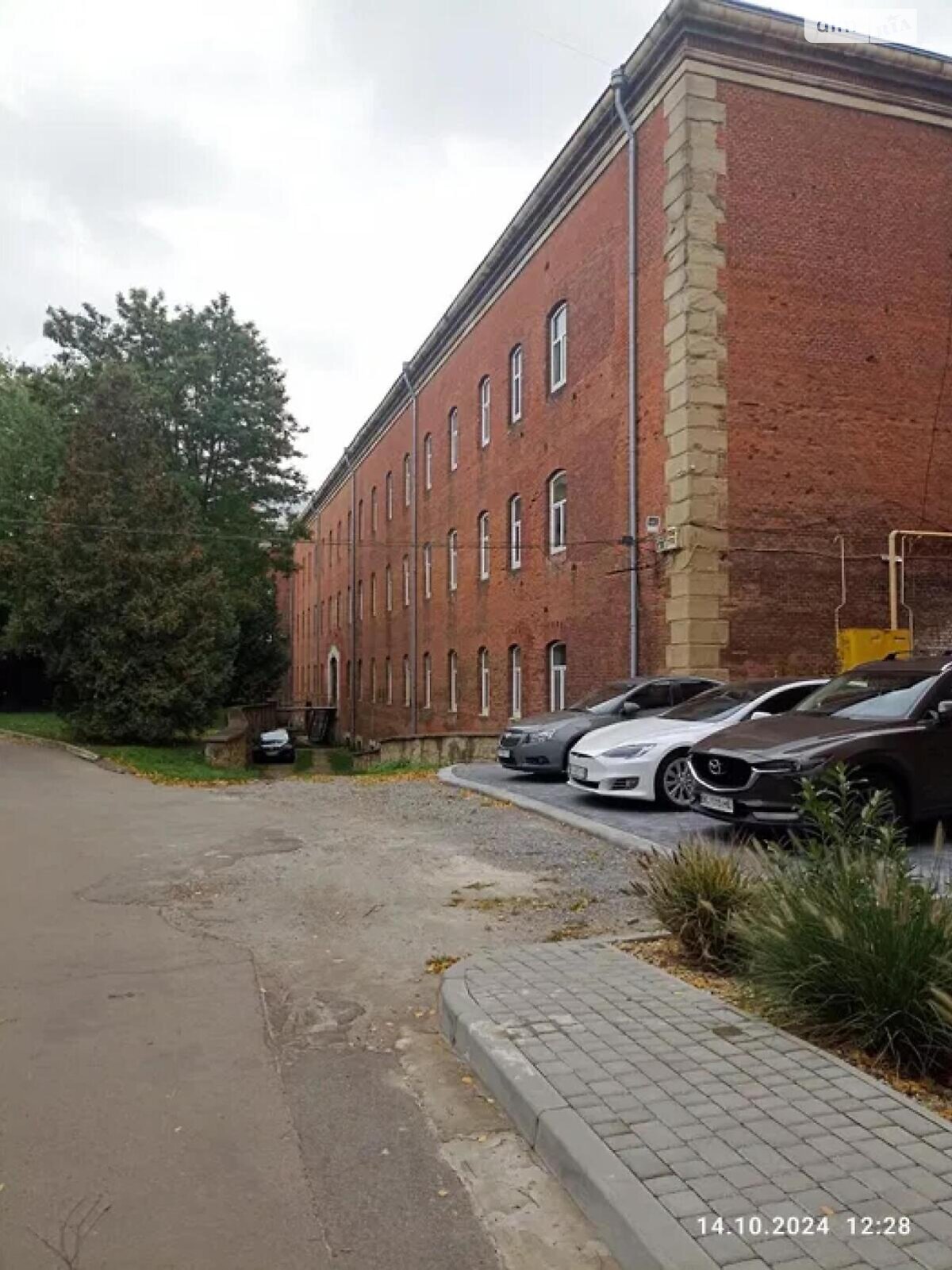 Офисное помещение на 1918 кв.м. в Львове фото 1