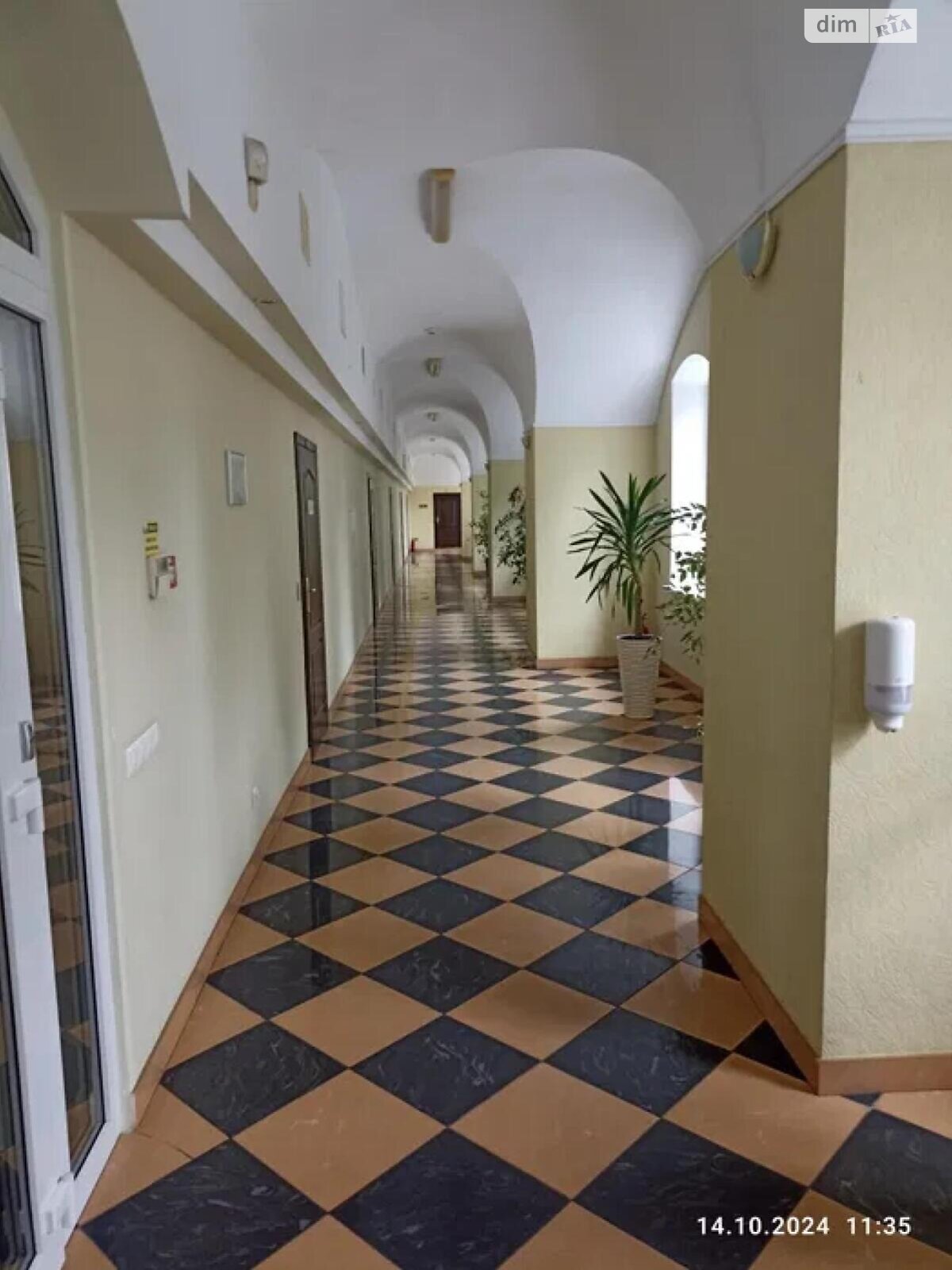 Офисное помещение на 1918 кв.м. в Львове фото 1