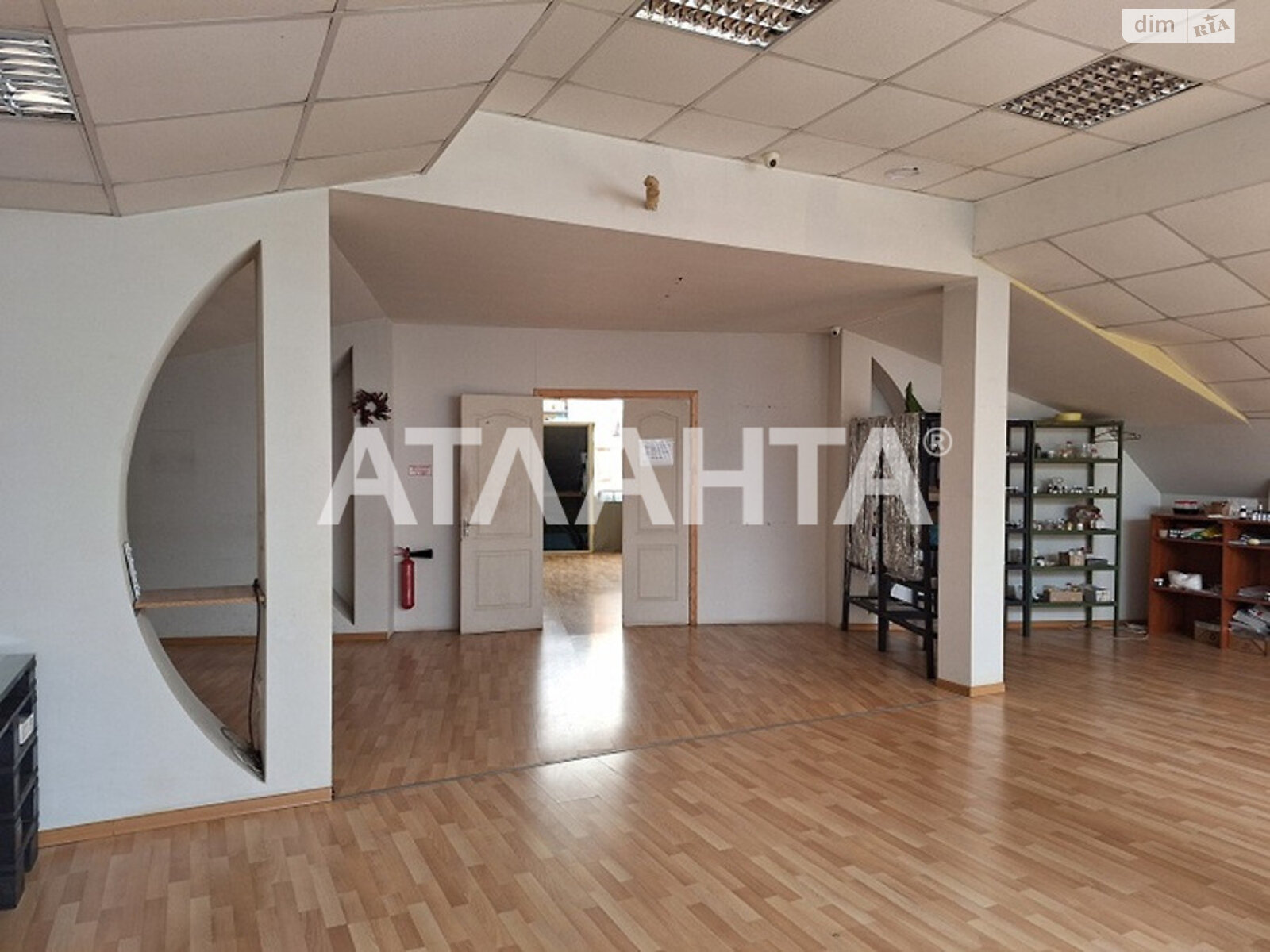 Офісне приміщення на 1500 кв.м. в Одесі фото 1 Офісне приміщення на 1500 кв.м. в Одесі фото 1