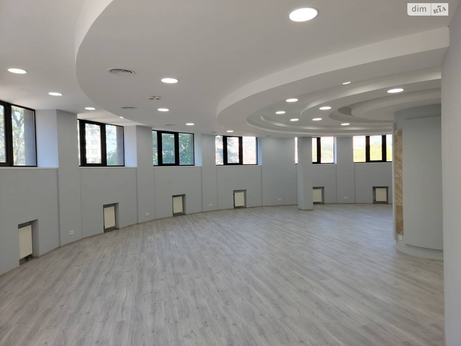 Офісне приміщення на 3082.3 кв.м. в Одесі фото 1