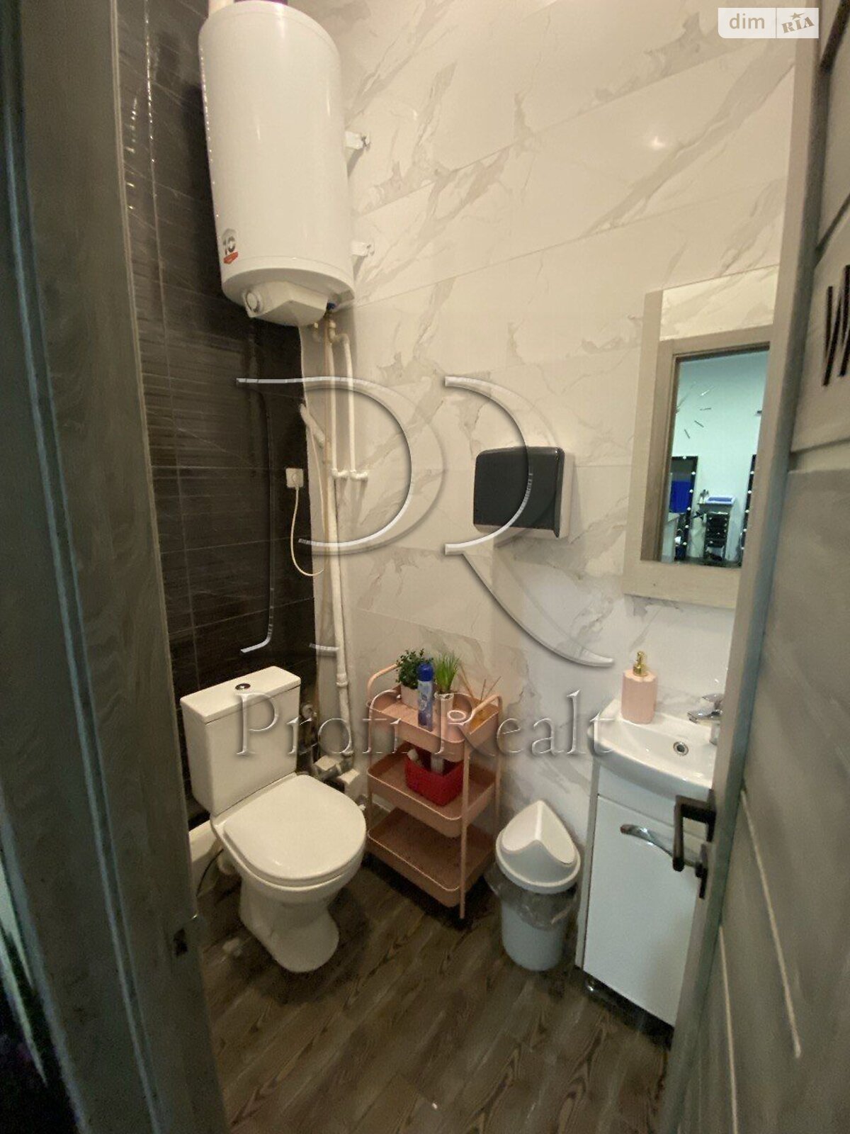 Офисное помещение на 48.6 кв.м. в Петропавловской Борщаговке фото 1 Офисное помещение на 48.6 кв.м. в Петропавловской Борщаговке фото 1