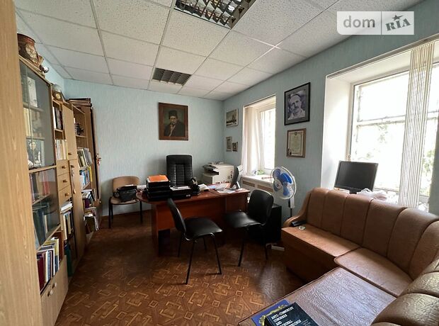 Офисное помещение на 92 кв.м. в административном здании в Полтаве фото 1 Офисное помещение на 92 кв.м. в административном здании в Полтаве фото 1