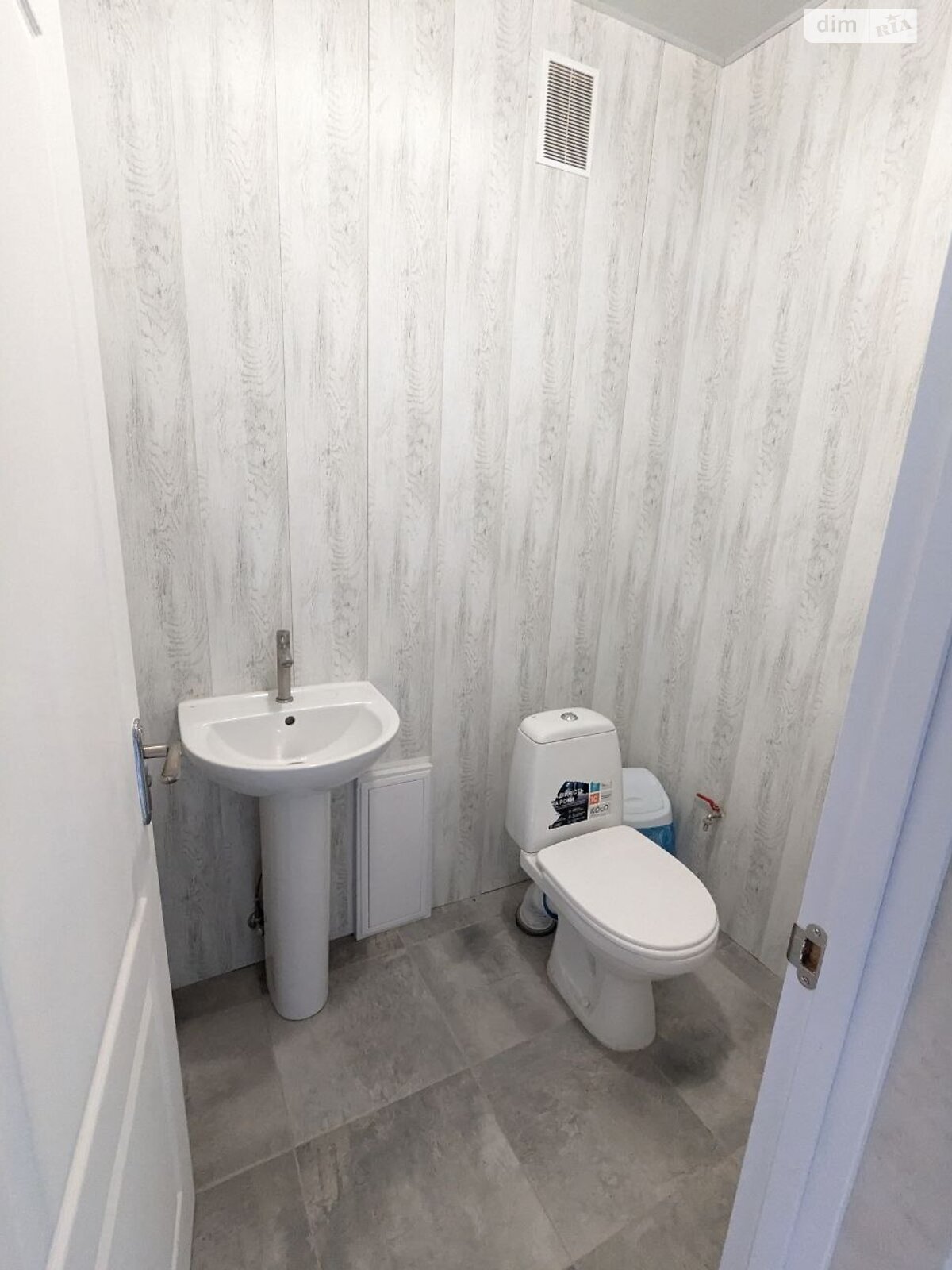 Офісне приміщення на 244 кв.м. в Рівному фото 1 Офісне приміщення на 244 кв.м. в Рівному фото 1