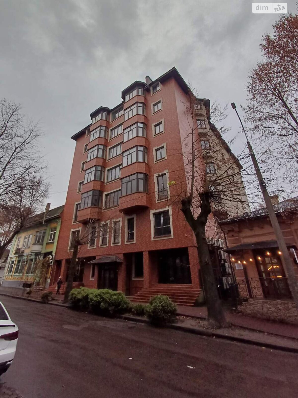 Офісне приміщення на 400 кв.м. в Рівному фото 1 Офісне приміщення на 400 кв.м. в Рівному фото 1