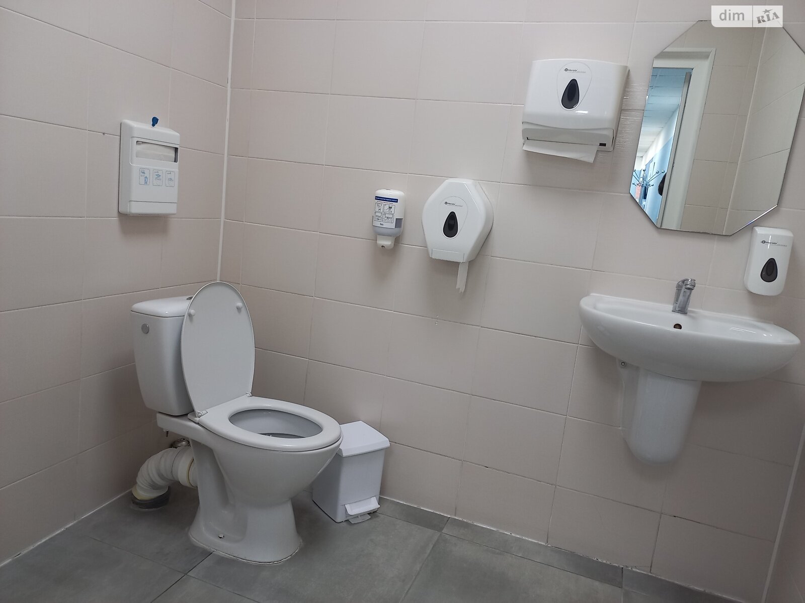 Офисное помещение на 215 кв.м. в Тернополе фото 1 Офисное помещение на 215 кв.м. в Тернополе фото 1