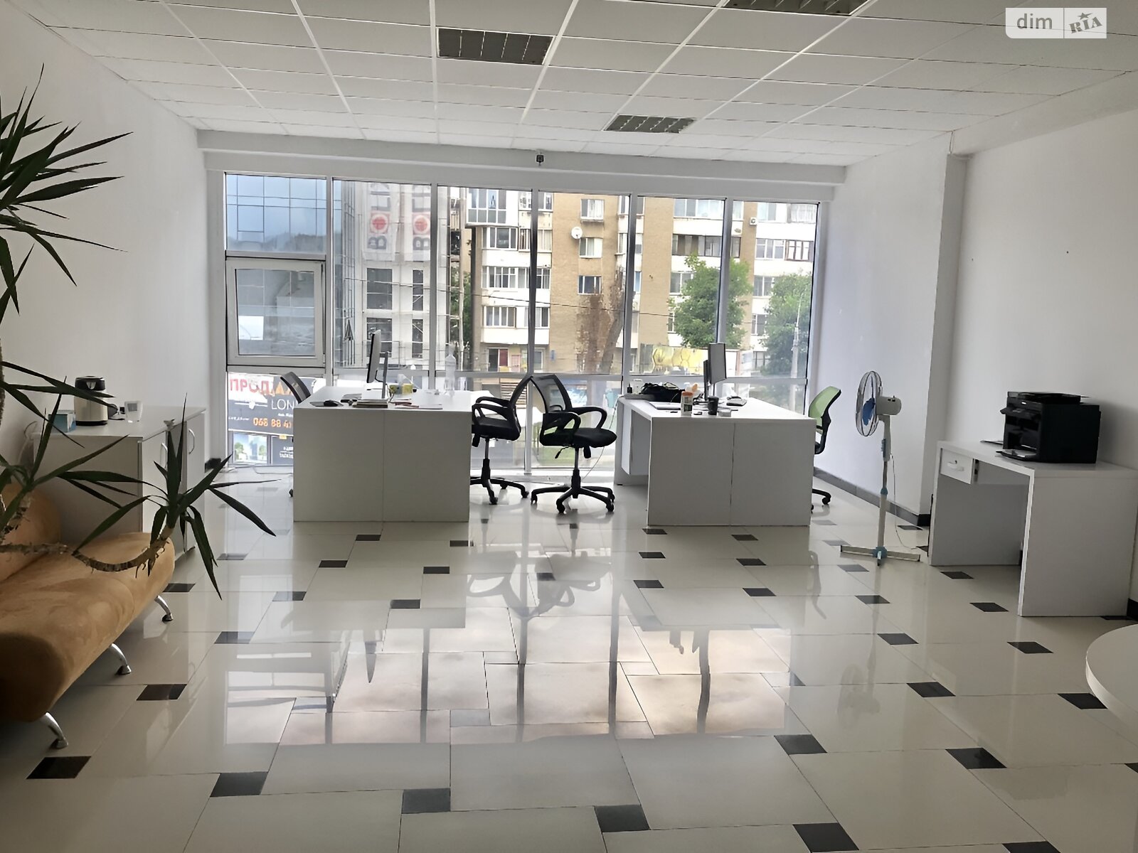 Офисное помещение на 369 кв.м. в Тернополе фото 1 Офисное помещение на 369 кв.м. в Тернополе фото 1