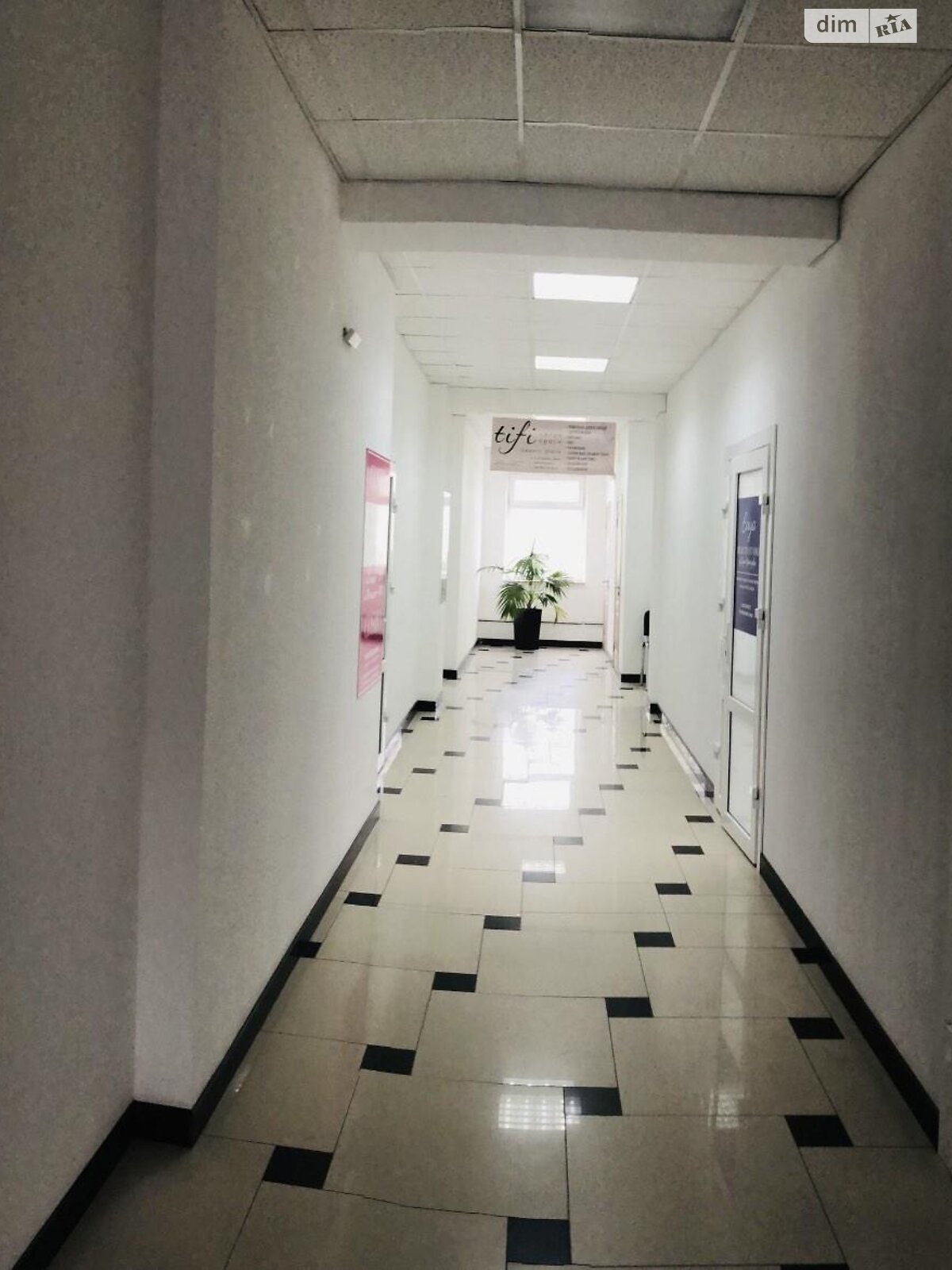 Офисное помещение на 369 кв.м. в Тернополе фото 1 Офисное помещение на 369 кв.м. в Тернополе фото 1