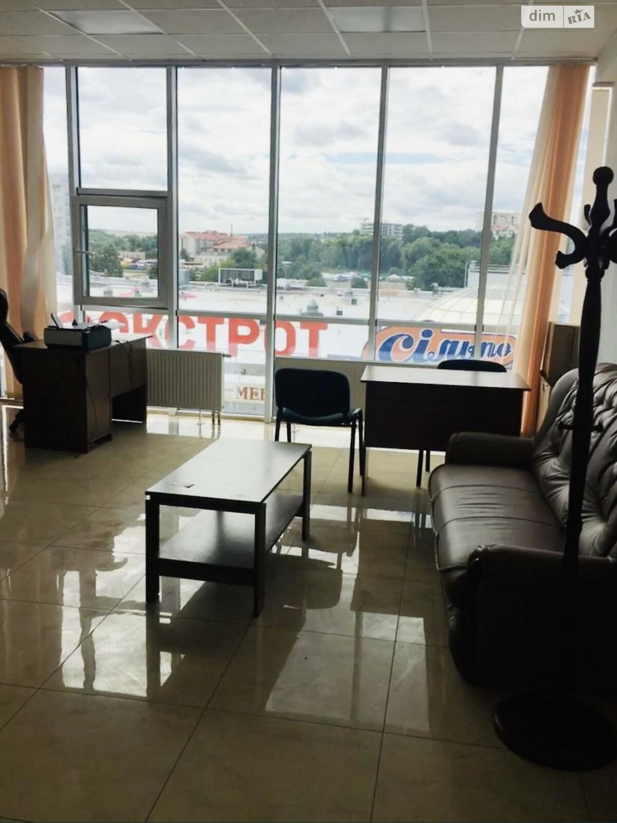 Офисное помещение на 369 кв.м. в Тернополе фото 1 Офисное помещение на 369 кв.м. в Тернополе фото 1