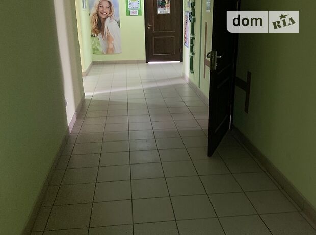 Офисное помещение на 30 кв.м. в бизнес-центре в Тернополе фото 1 Офисное помещение на 30 кв.м. в бизнес-центре в Тернополе фото 1