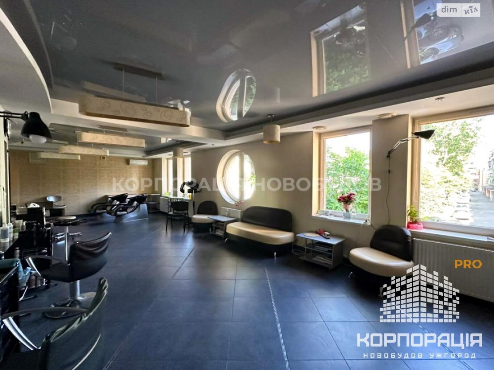 Офісне приміщення на 842 кв.м. в Ужгороді фото 1 Офісне приміщення на 842 кв.м. в Ужгороді фото 1