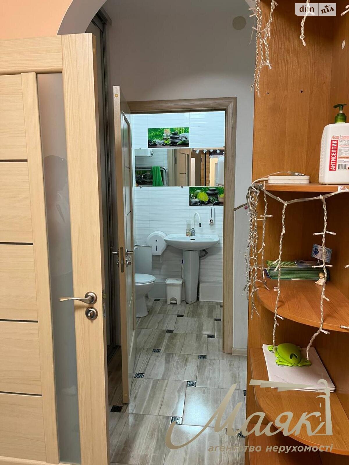 Офісне приміщення на 49.41 кв.м. в Запоріжжі фото 1 Офісне приміщення на 49.41 кв.м. в Запоріжжі фото 1