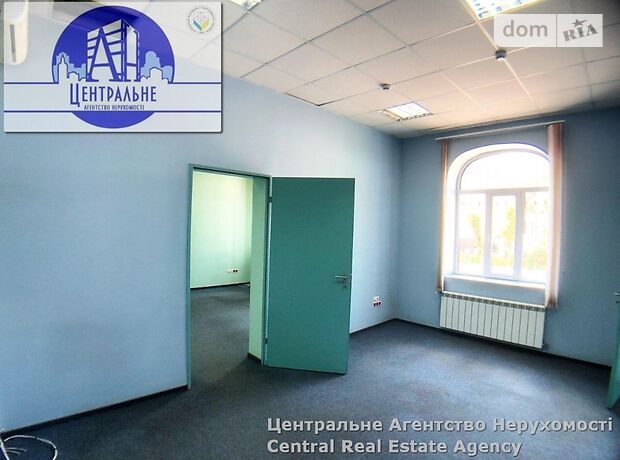 Офісна триповерхова будівля в Чернівцях площею 439 кв.м. фото 1 Офісна триповерхова будівля в Чернівцях площею 439 кв.м. фото 1