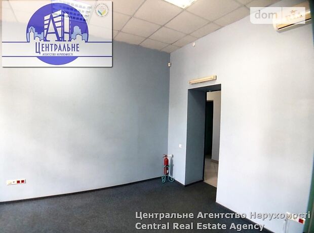 Офісна триповерхова будівля в Чернівцях площею 439 кв.м. фото 1 Офісна триповерхова будівля в Чернівцях площею 439 кв.м. фото 1
