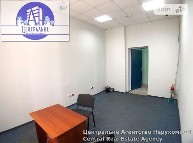 Офісна триповерхова будівля в Чернівцях площею 439 кв.м. фото 1 Офісна триповерхова будівля в Чернівцях площею 439 кв.м. фото 1