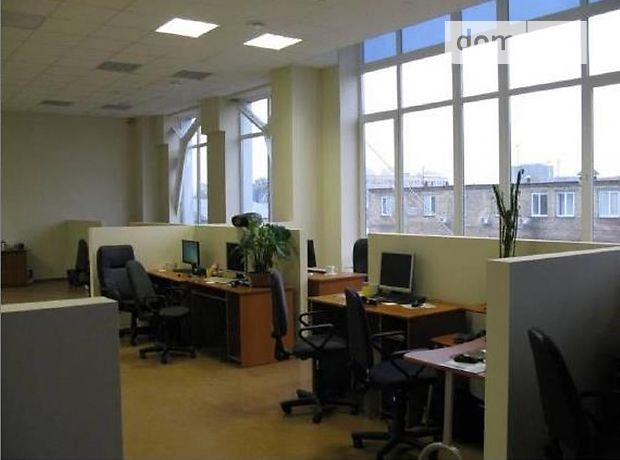 Офисное четырехэтажное здание в Киеве площадью 9200 кв.м. фото 1 Офисное четырехэтажное здание в Киеве площадью 9200 кв.м. фото 1