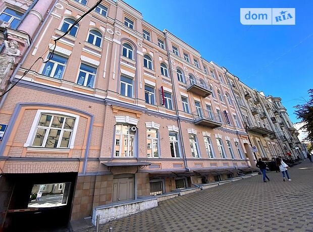 Офісна чотириповерхова будівля в Києві площею 1700 кв.м. фото 1 Офісна чотириповерхова будівля в Києві площею 1700 кв.м. фото 1