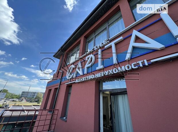 Офісна триповерхова будівля в Києві площею 435 кв.м. фото 1 Офісна триповерхова будівля в Києві площею 435 кв.м. фото 1